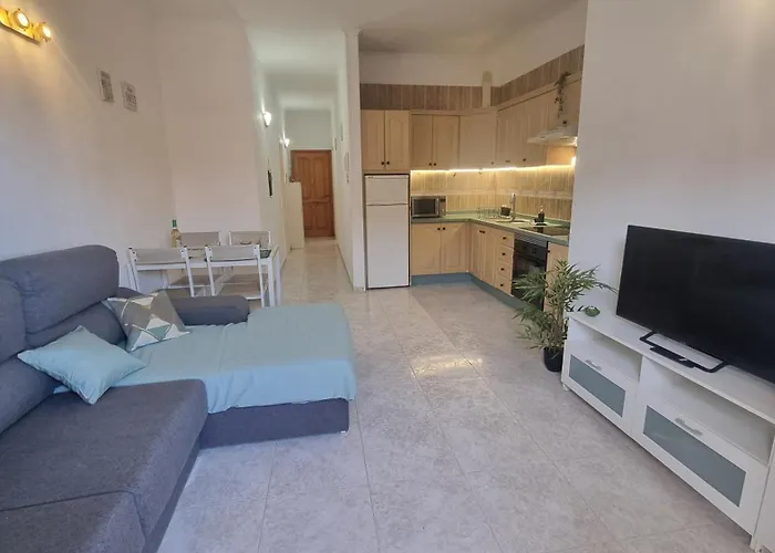 Apartment Diadas Breeze Guargacho