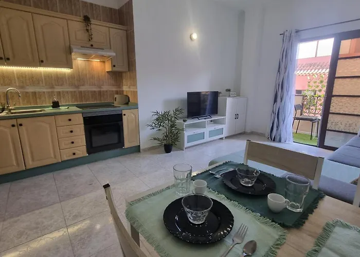 Diadas Breeze Apartment Guargacho